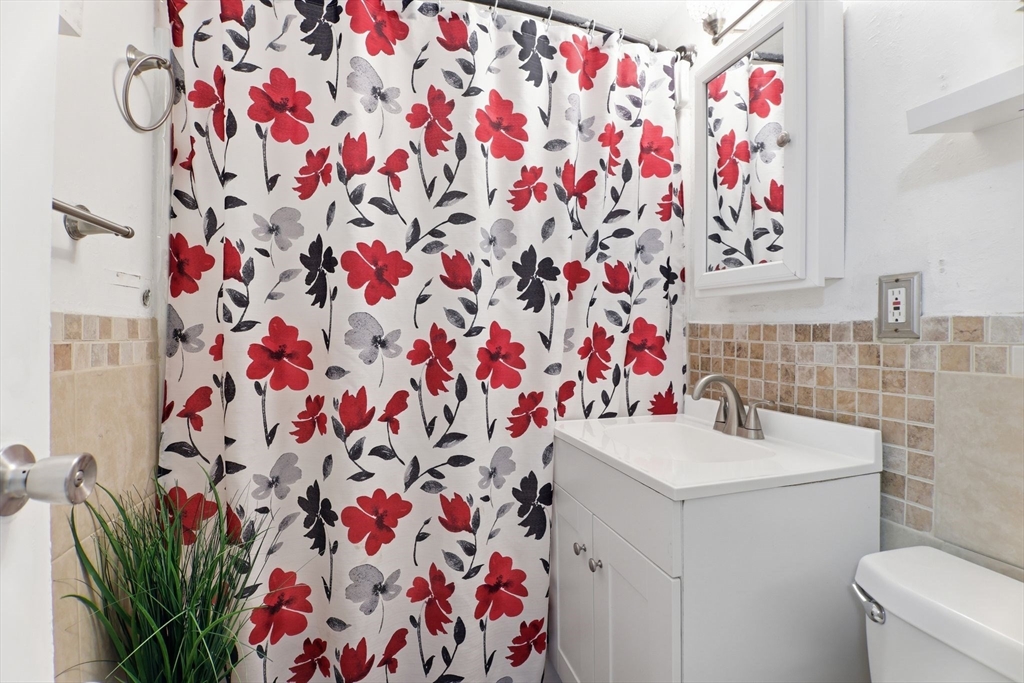 39 Groton Street Springfield, MA 01129 - Photo 34 of 41