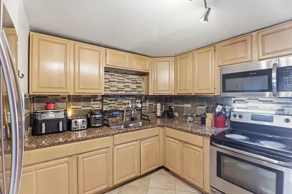 $294,900 | 39 Groton Street, Springfield, MA 01129