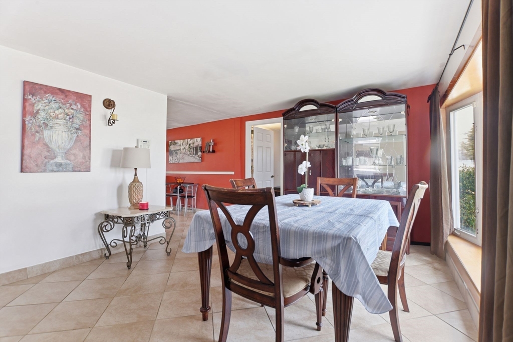 39 Groton Street Springfield, MA 01129 - Photo 8 of 41