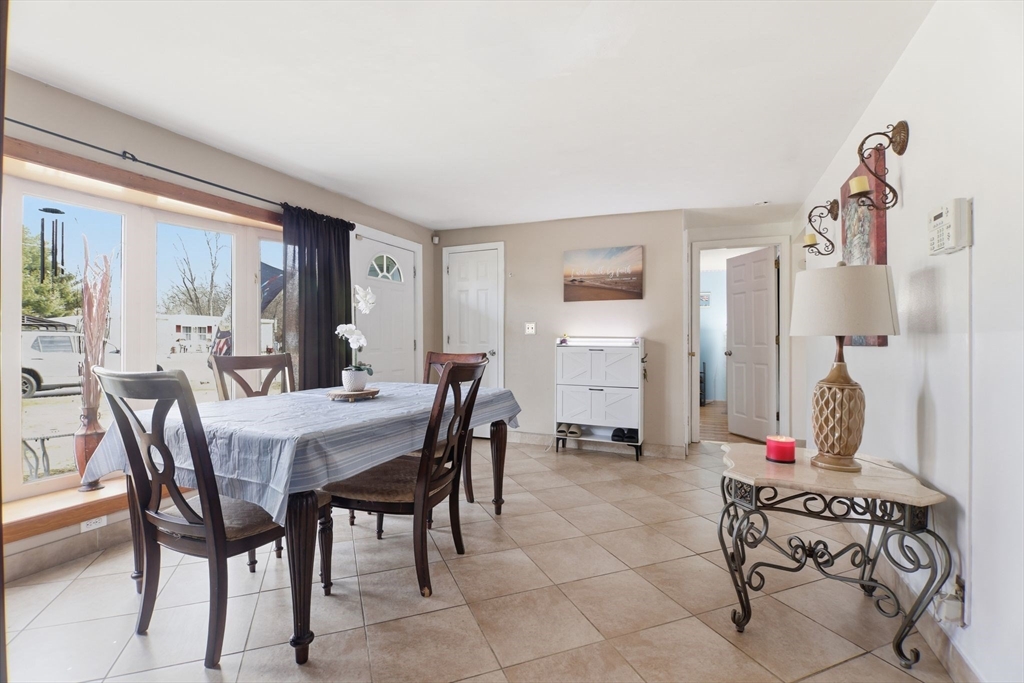 39 Groton Street Springfield, MA 01129 - Photo 9 of 41