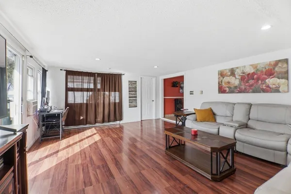 $294,900 | 39 Groton Street, Springfield, MA 01129