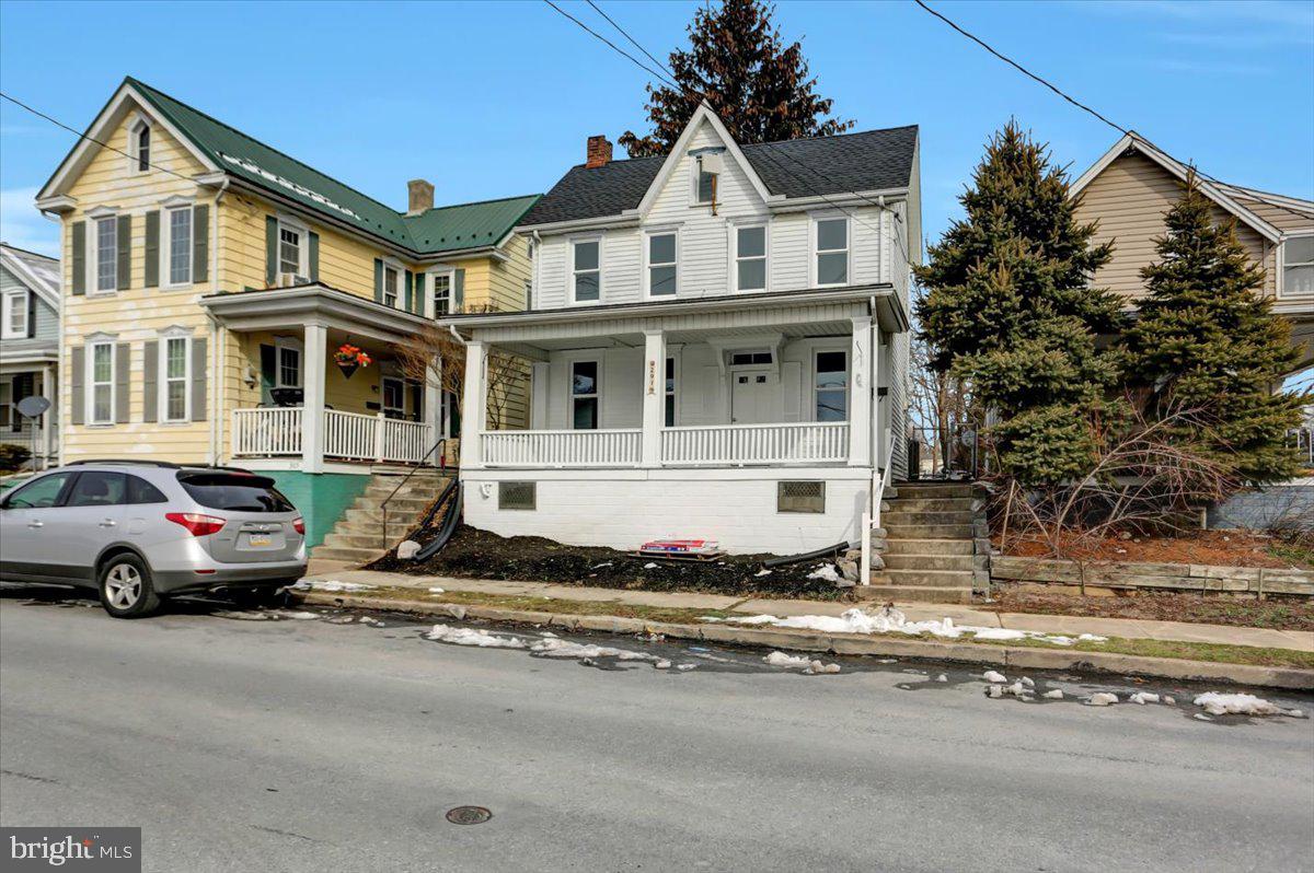 291 West King St  