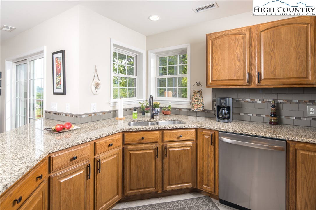 73 Walter Ridge Road West Jefferson, NC 28694 - Photo 15 of 39 Gallery Image 15
