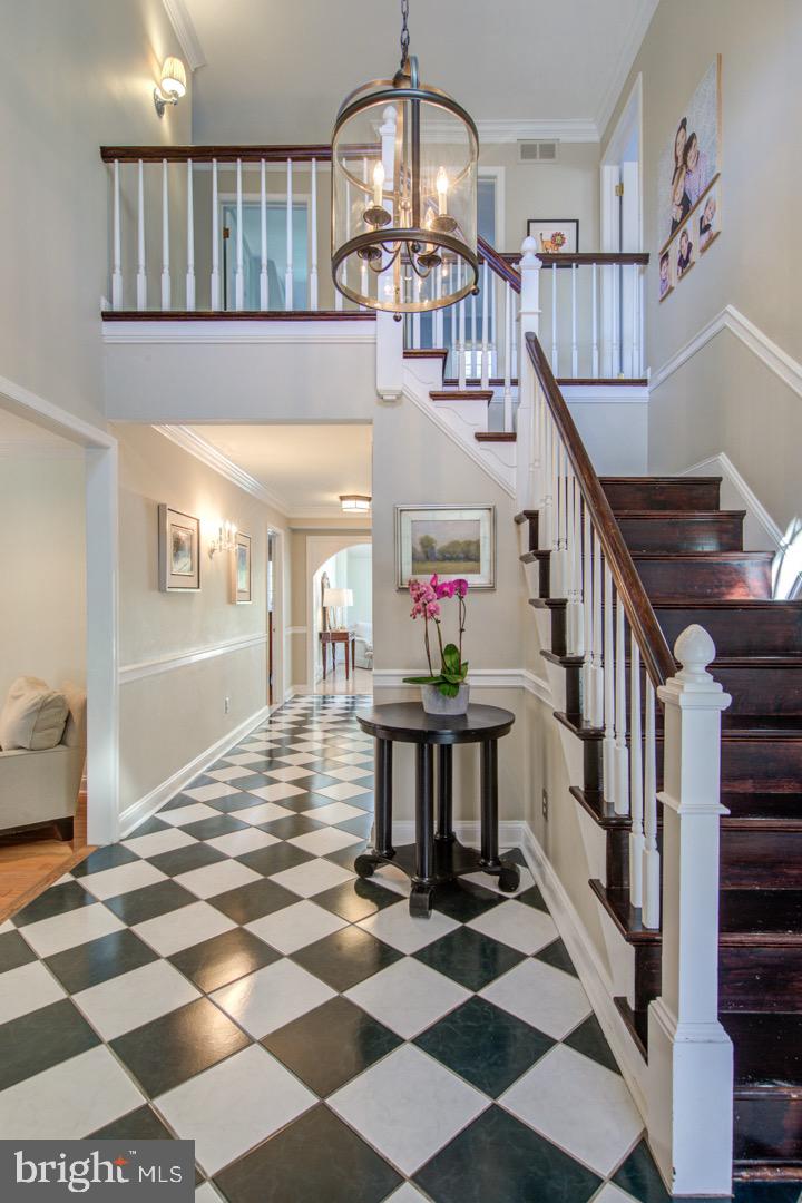 125 Graham Way Devon, PA 19333 - Photo 6 of 69 FOYER