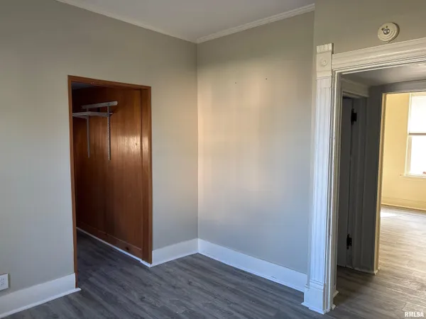 $1,300 | 901 Northeast Glen Oak Avenue, Unit 2, Peoria, IL 61603
