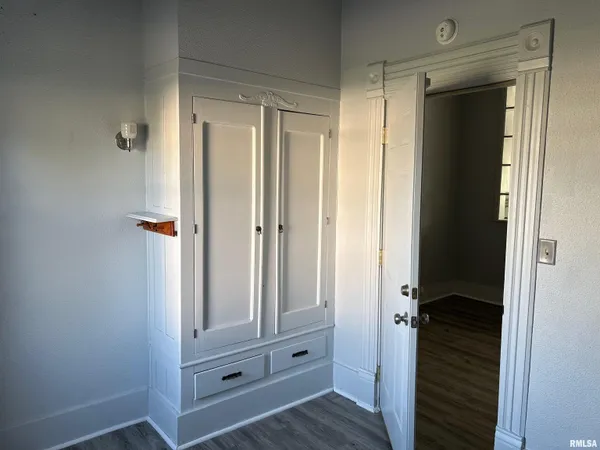 $1,300 | 901 Northeast Glen Oak Avenue, Unit 2, Peoria, IL 61603