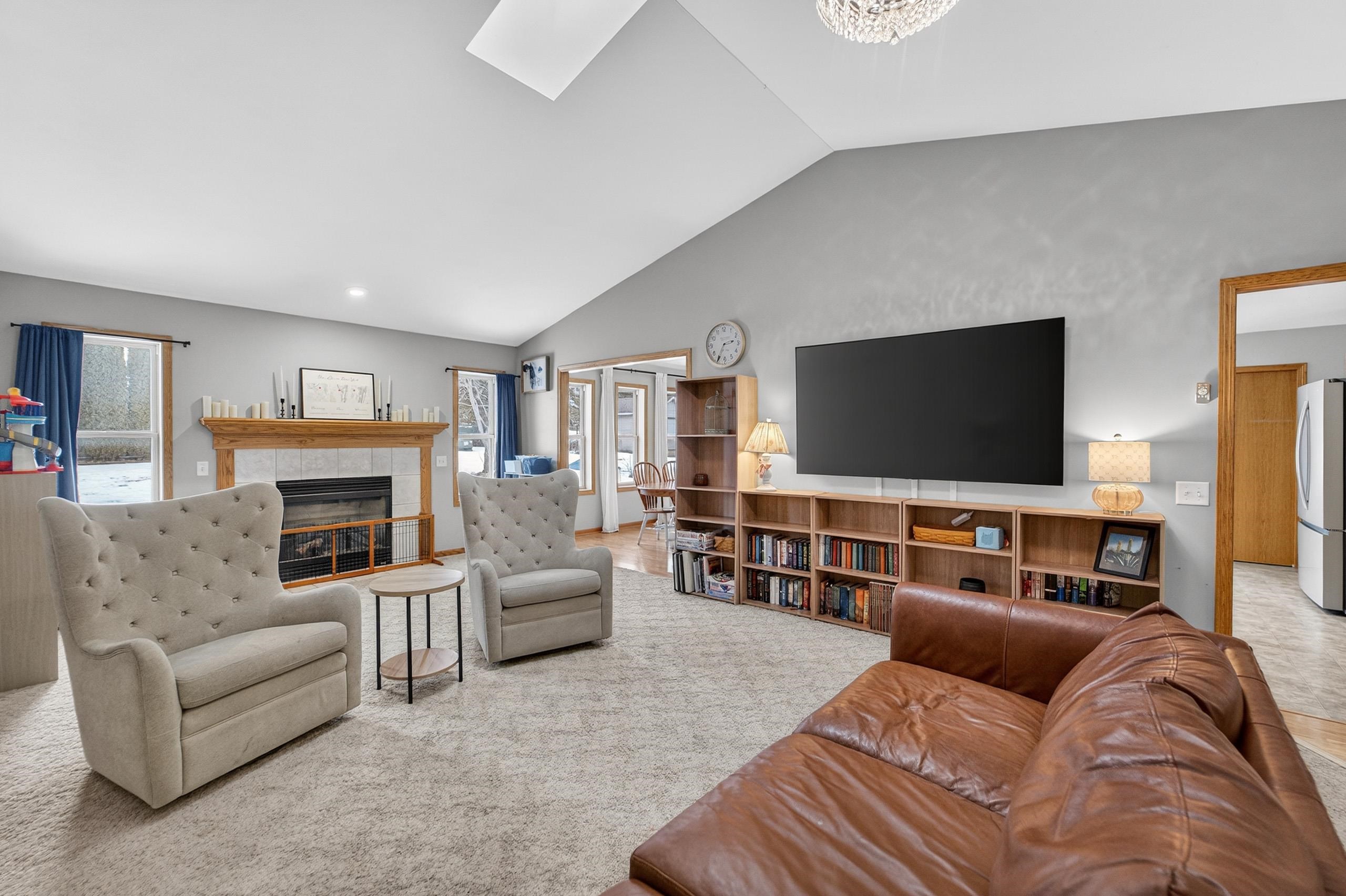 6683 Cheddar Crest Sun Prairie, WI 53590 - Photo 2 of 51