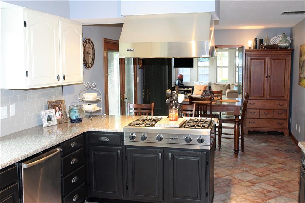 437 Cobblestone Road Avon, IN 46123 - Photo 13 of 41 Gallery Image 13
