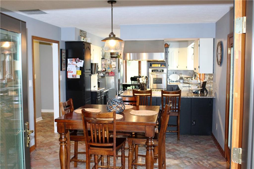 437 Cobblestone Road Avon, IN 46123 - Photo 14 of 41 Gallery Image 14
