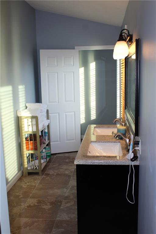 437 Cobblestone Road Avon, IN 46123 - Photo 28 of 41 Gallery Image 28