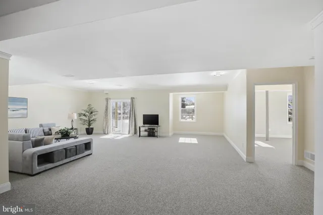 $1,195,000 | 454 East Delp Road, Lancaster, PA 17601