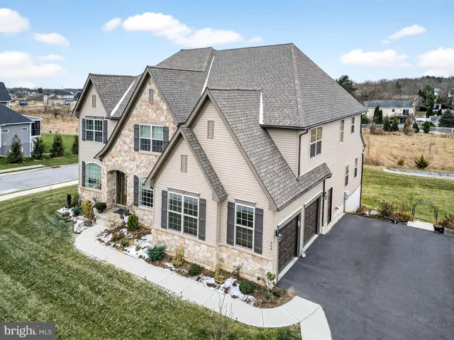 $1,195,000 | 454 East Delp Road, Lancaster, PA 17601