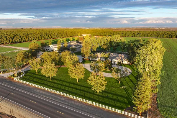 $2,699,000 | 16500 Road 152, Tulare, CA 93274