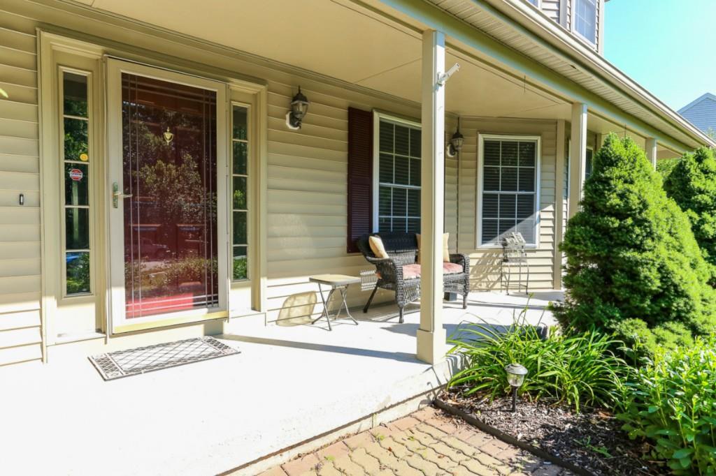 a house view with a outdoor space
