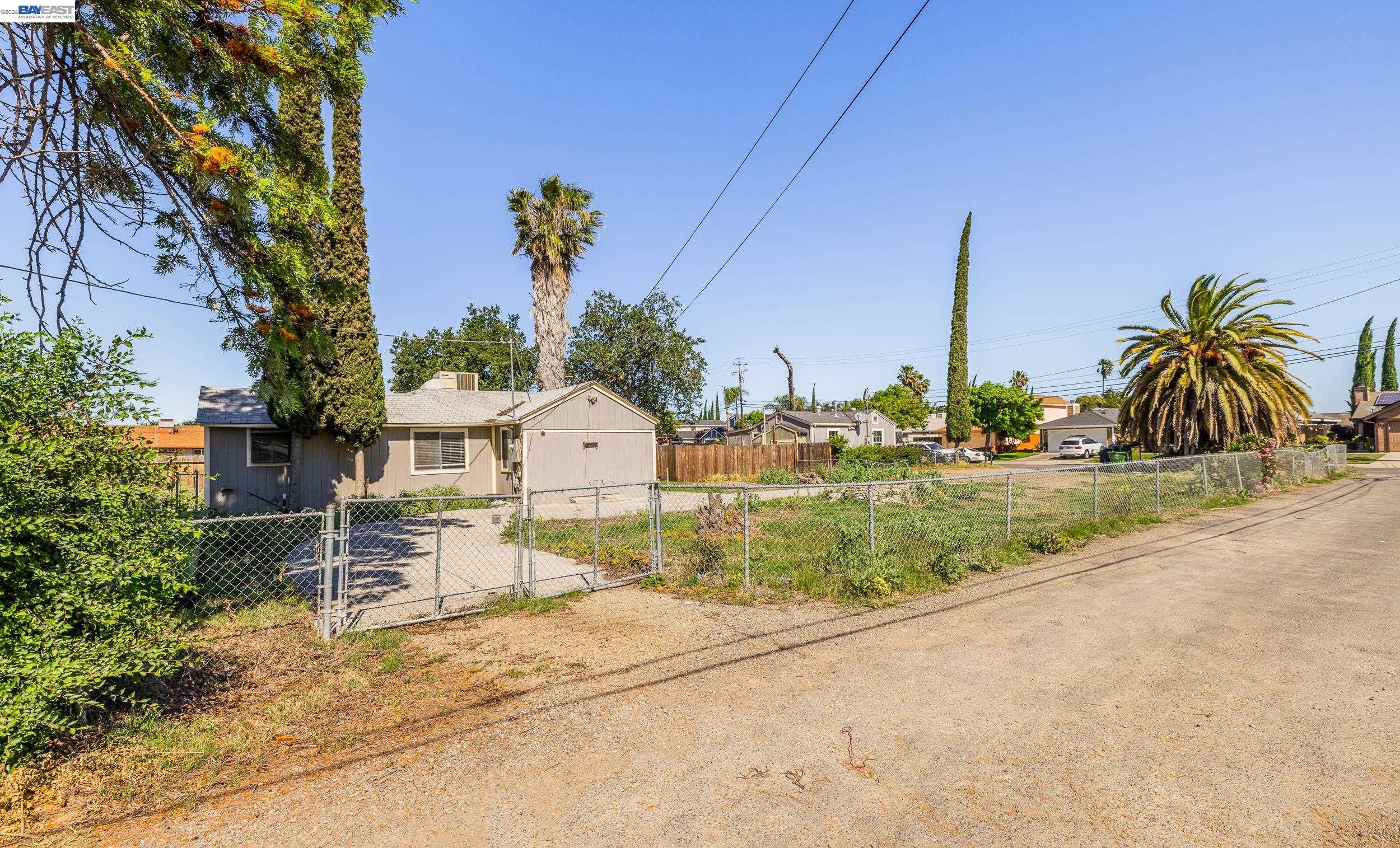 252 West Clover Road Tracy, CA 95376 - Photo 2 of 40