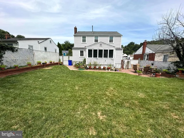 a view of a house with a big yard