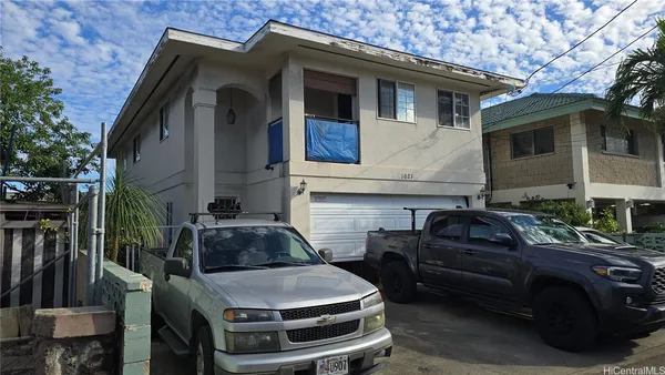 $1,000,000 | 1021 Maʻo Lane, Honolulu, HI 96817