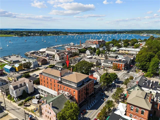 $765,000 | 423 Hope Street, Unit 1A, Bristol, RI 02809
