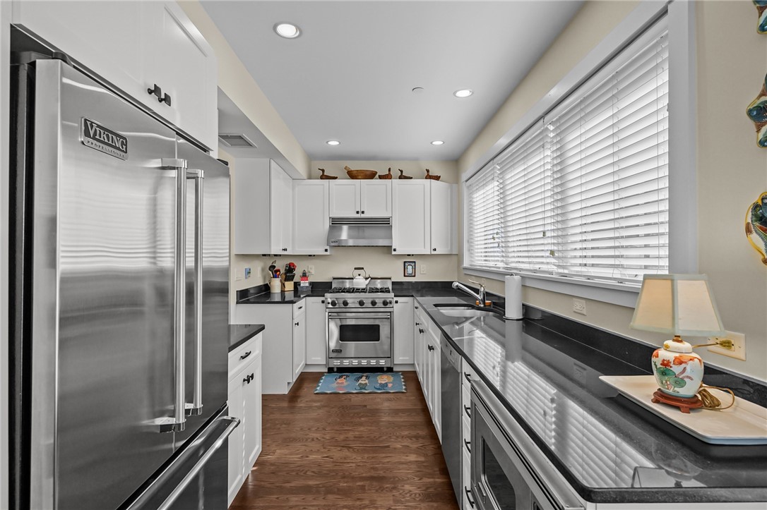 423 Hope Street, Unit 1A Bristol, RI 02809 - Photo 13 of 45 Kitchen