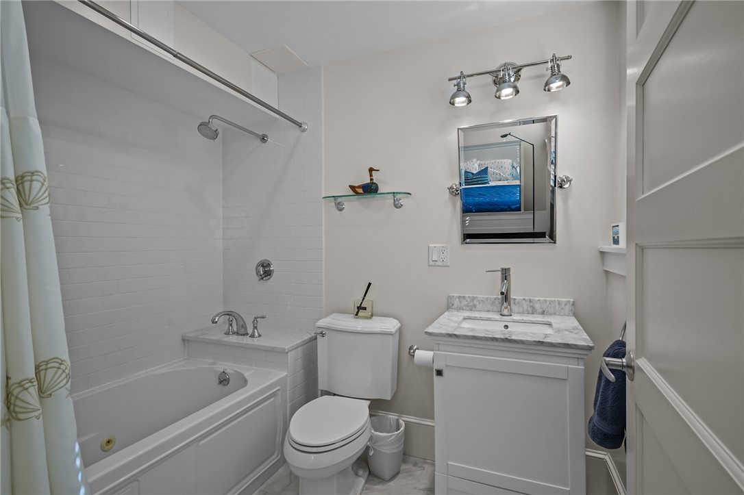 423 Hope Street, Unit 1A Bristol, RI 02809 - Photo 27 of 45 Bedroom 1 en suite bathroom
