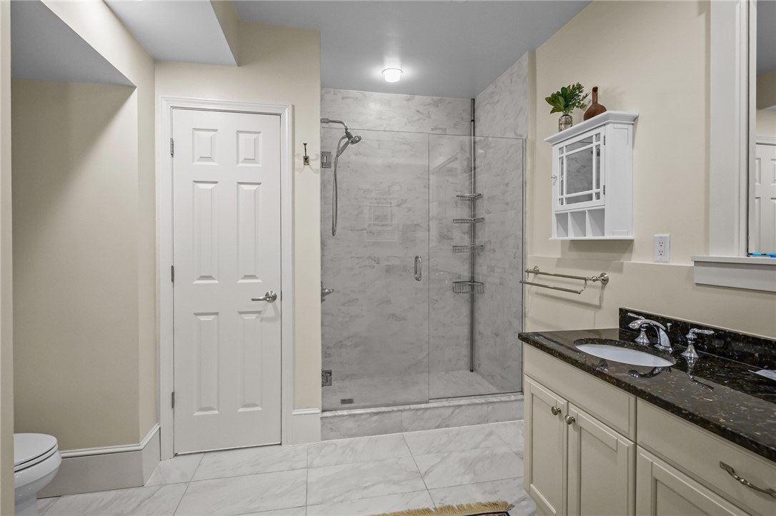 423 Hope Street, Unit 1A Bristol, RI 02809 - Photo 38 of 45 Primary en suite bathroom