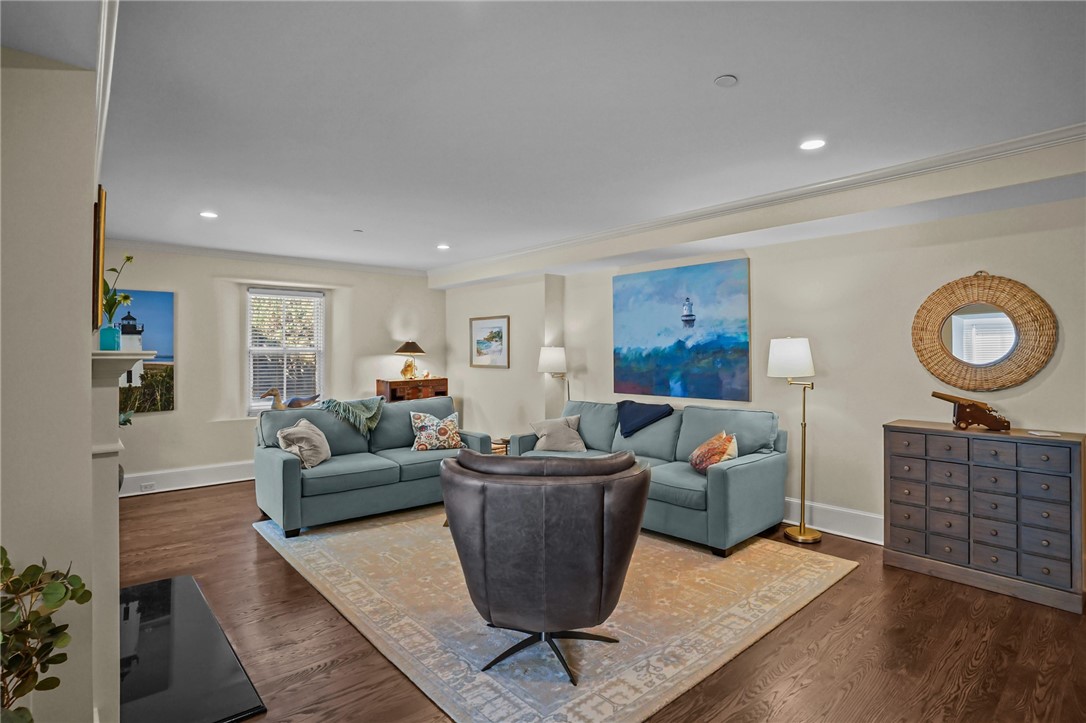 423 Hope Street, Unit 1A Bristol, RI 02809 - Photo 7 of 45 Living Room