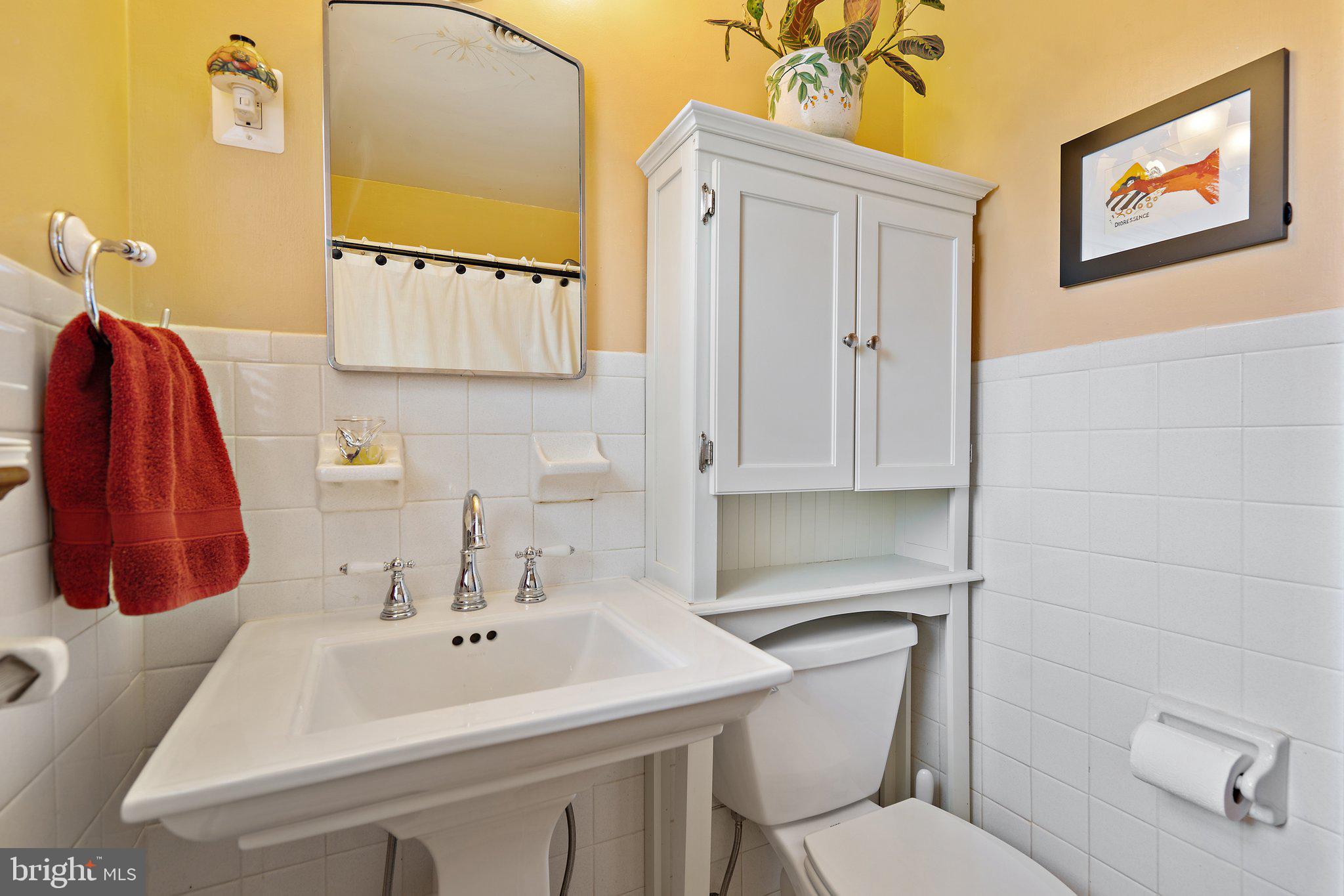 8437 Meetze Road Warrenton, VA 20187 - Photo 20 of 39 Full bathroom