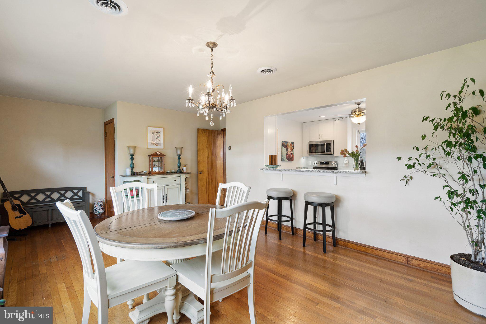 8437 Meetze Road Warrenton, VA 20187 - Photo 8 of 39 Gallery Image 8