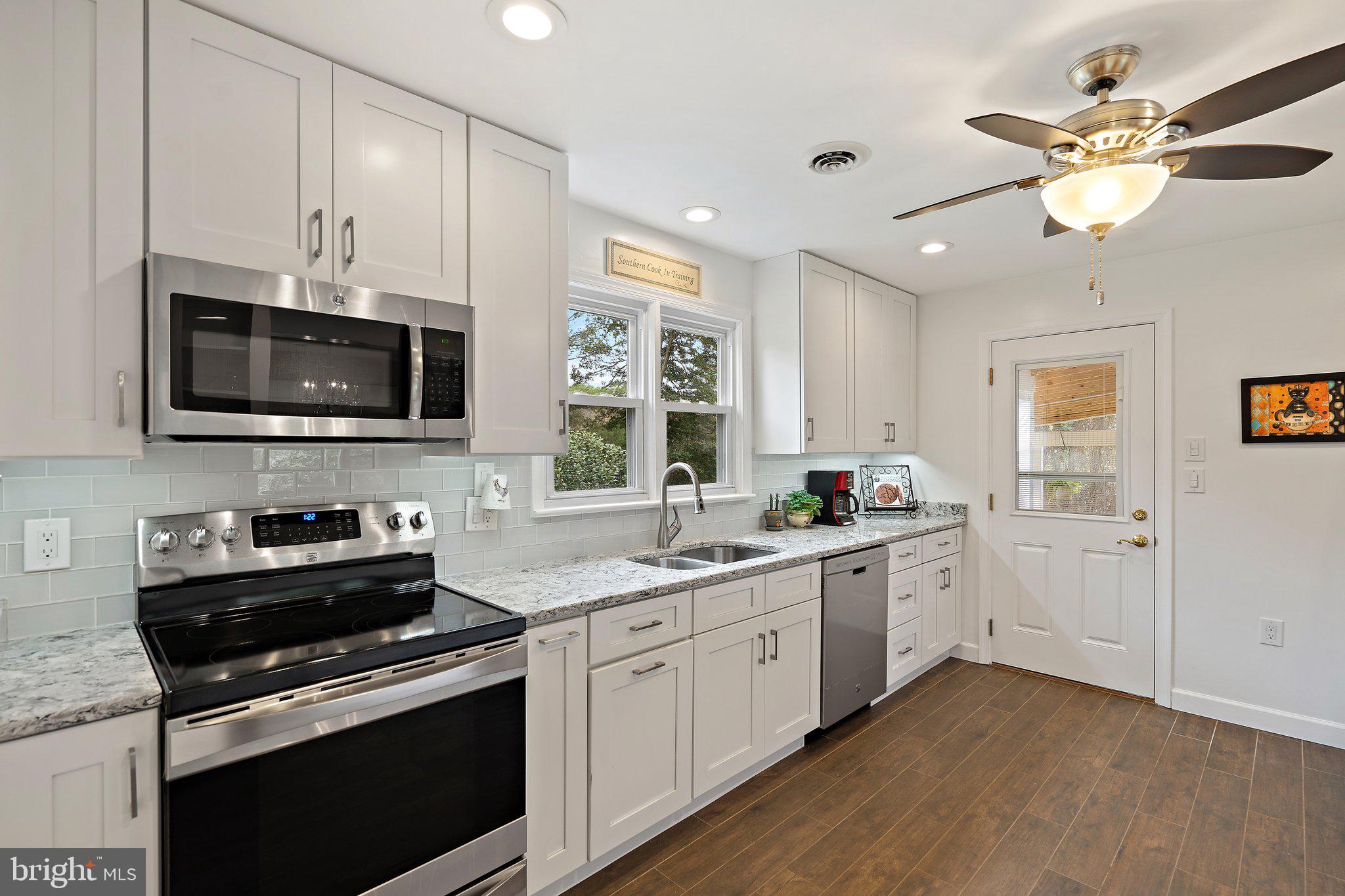 8437 Meetze Road Warrenton, VA 20187 - Photo 9 of 39 Renovated kitchen