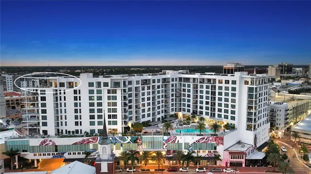 a view of building with lot of windows