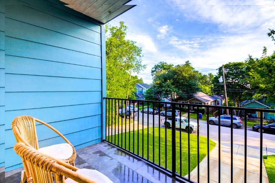 916 East 50th Street, Unit 1 Austin, TX 78751 - Photo 33 of 36 Private primary balcony overlooking the neighborhood. CLICK VIRTUAL TOUR FOR FLOOR PLAN AND 3D WALK THROUGH!