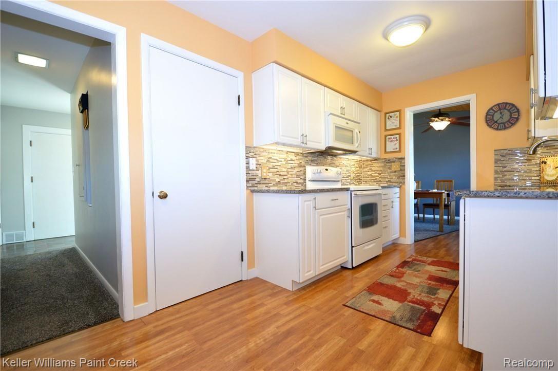 263 Booth Road Troy, MI 48085 - Photo 13 of 67 DSC_1336.JPG
