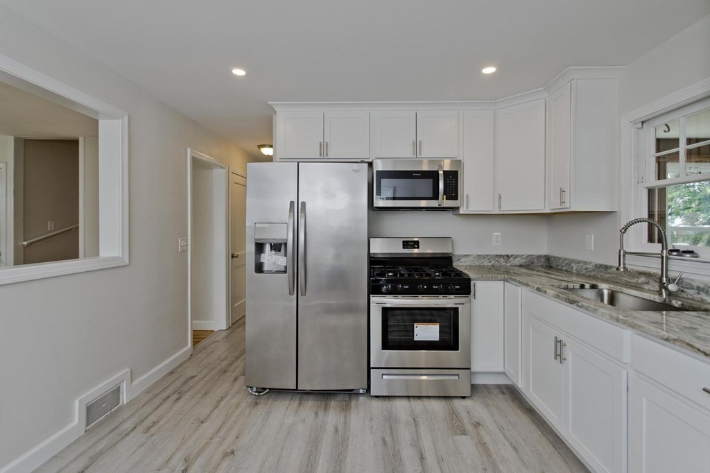 100 St James Circle Springfield, MA 01104 - Photo 7 of 36