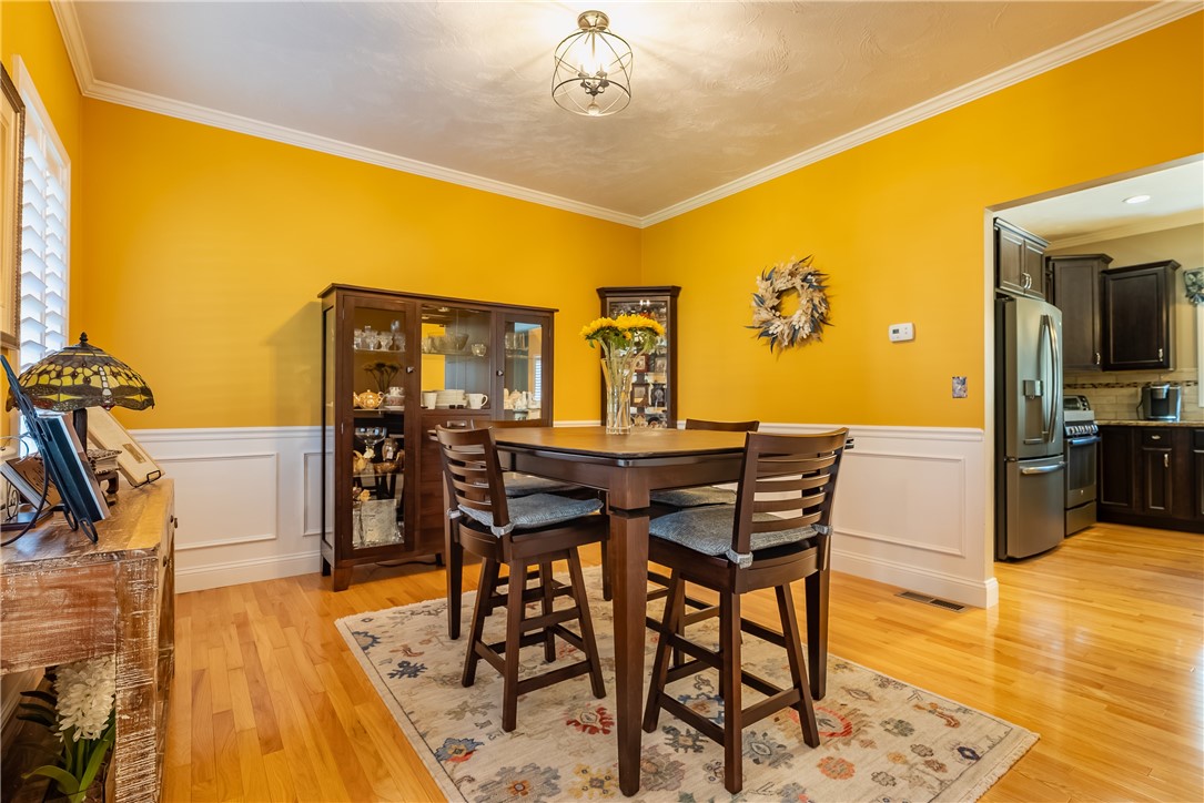 121 Ashbrook Drive Cranston, RI 02921 - Photo 16 of 41