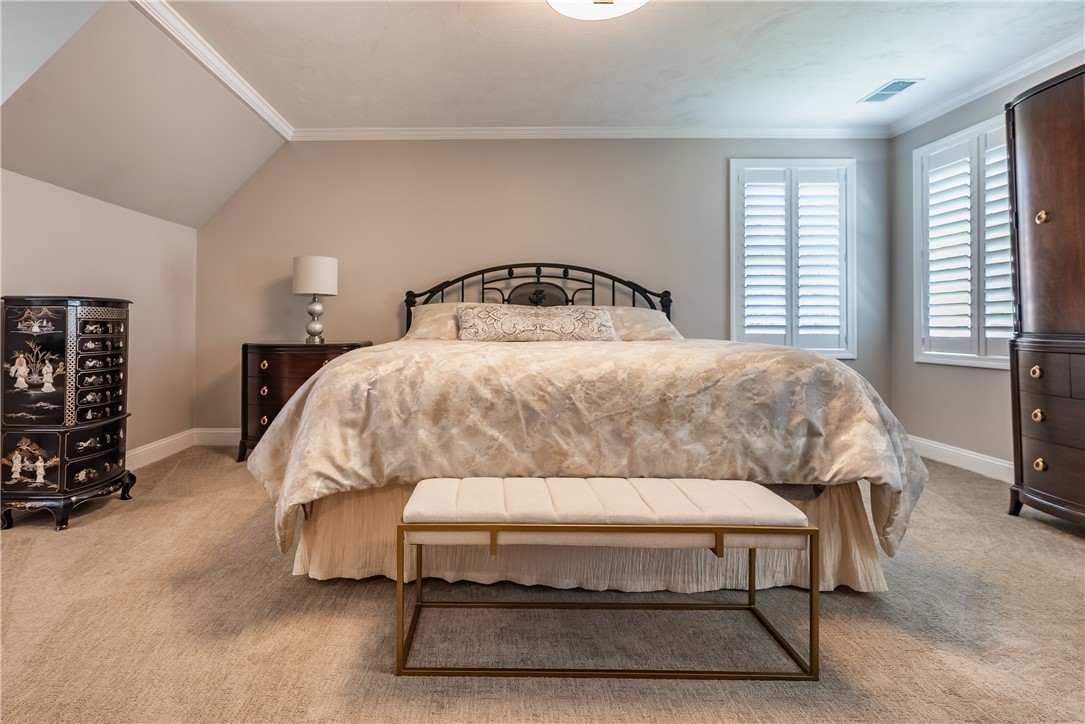 121 Ashbrook Drive Cranston, RI 02921 - Photo 19 of 41