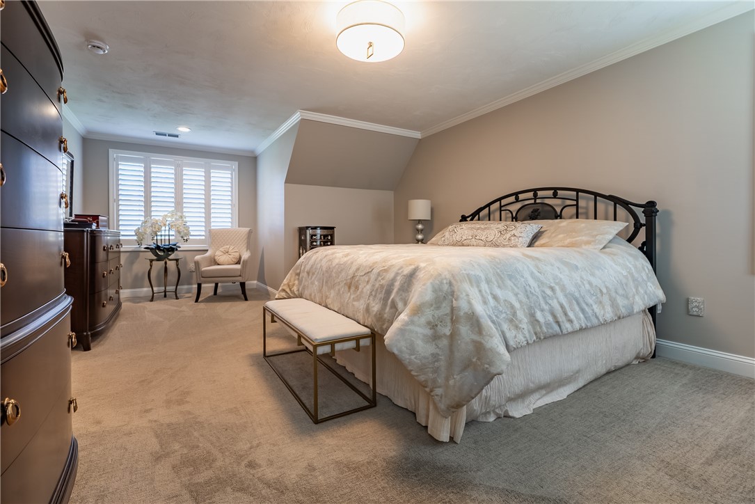 121 Ashbrook Drive Cranston, RI 02921 - Photo 20 of 41