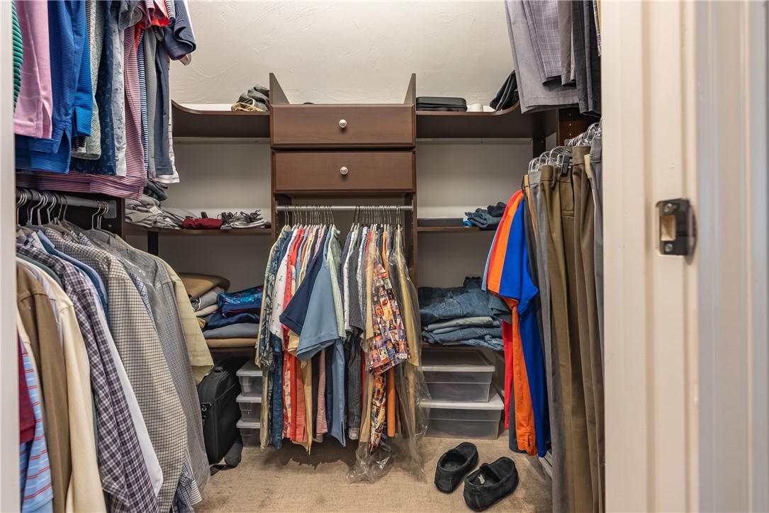 121 Ashbrook Drive Cranston, RI 02921 - Photo 25 of 41