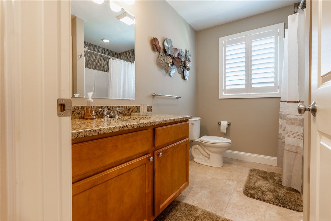 121 Ashbrook Drive Cranston, RI 02921 - Photo 30 of 41