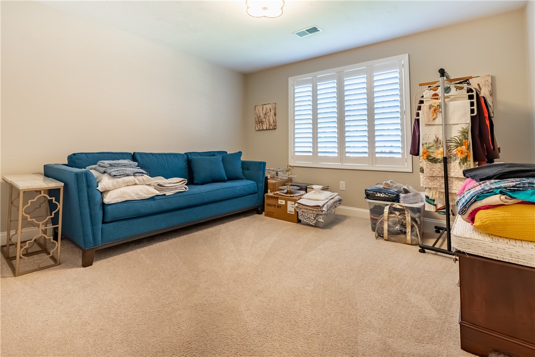 121 Ashbrook Drive Cranston, RI 02921 - Photo 33 of 41