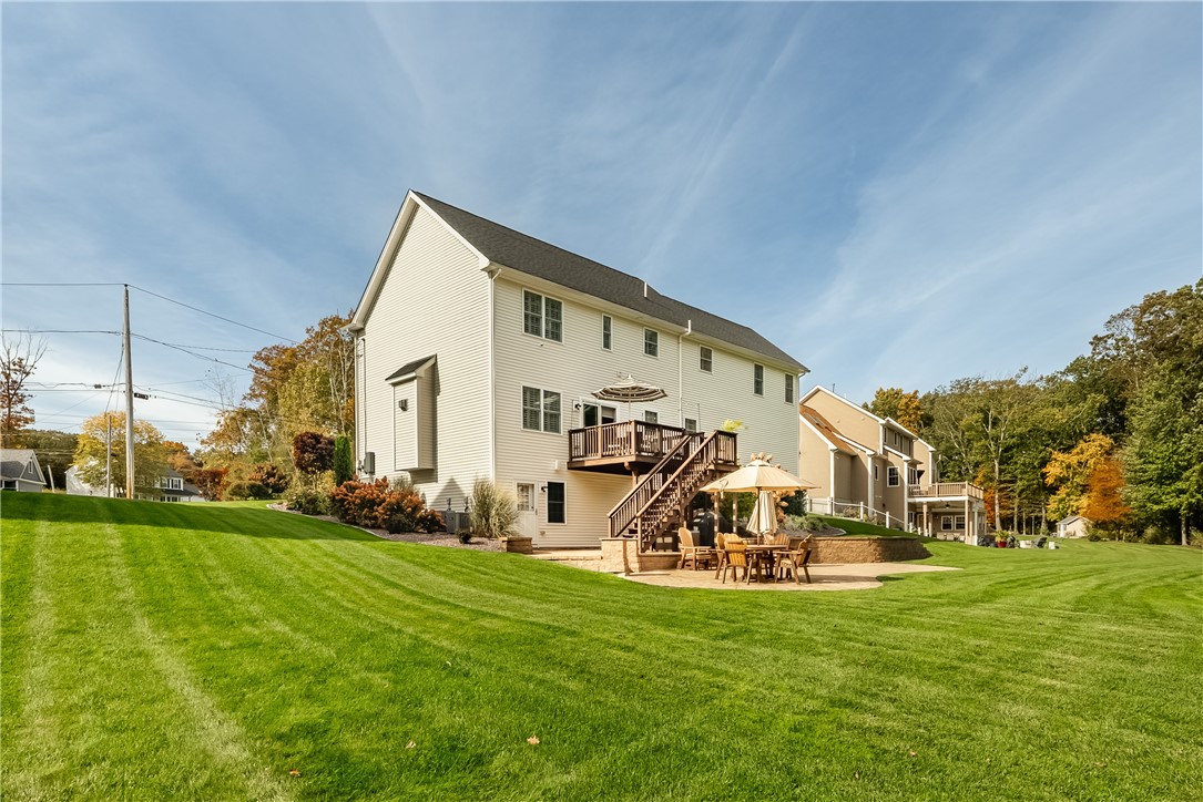 121 Ashbrook Drive Cranston, RI 02921 - Photo 4 of 41