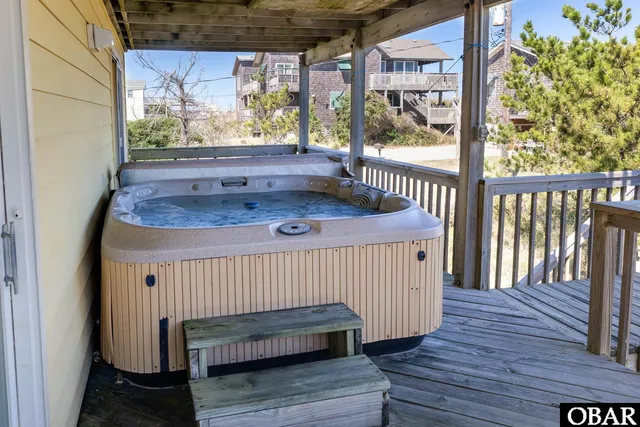 $1,700,000 | 8517 South Old Oregon Inlet Road, Nags Head, NC 27959