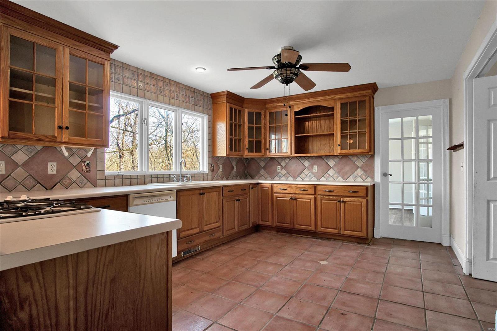 10715 Hickory Flat Road Highland, IL 62249 - Photo 14 of 38