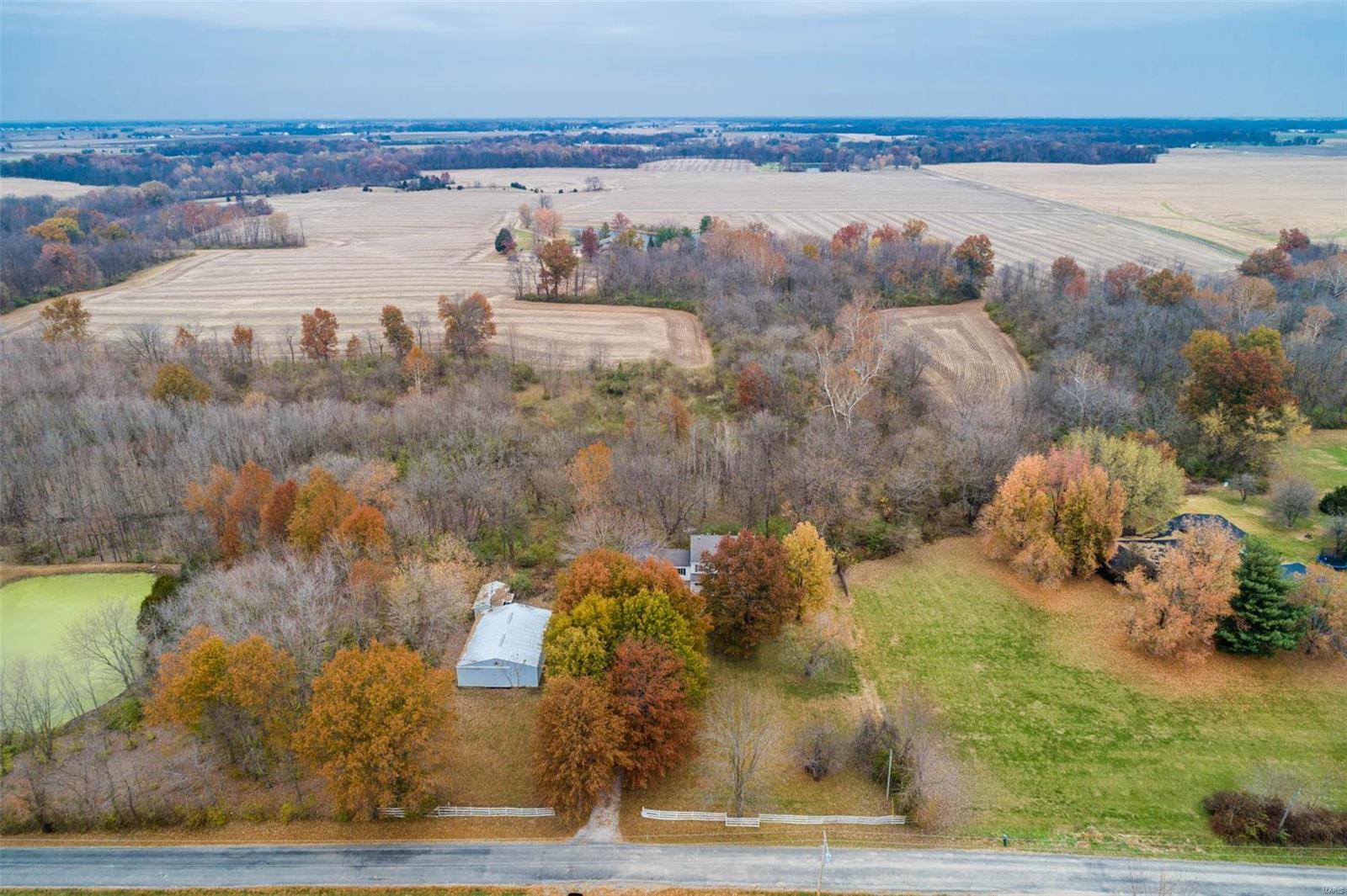 10715 Hickory Flat Road Highland, IL 62249 - Photo 4 of 38