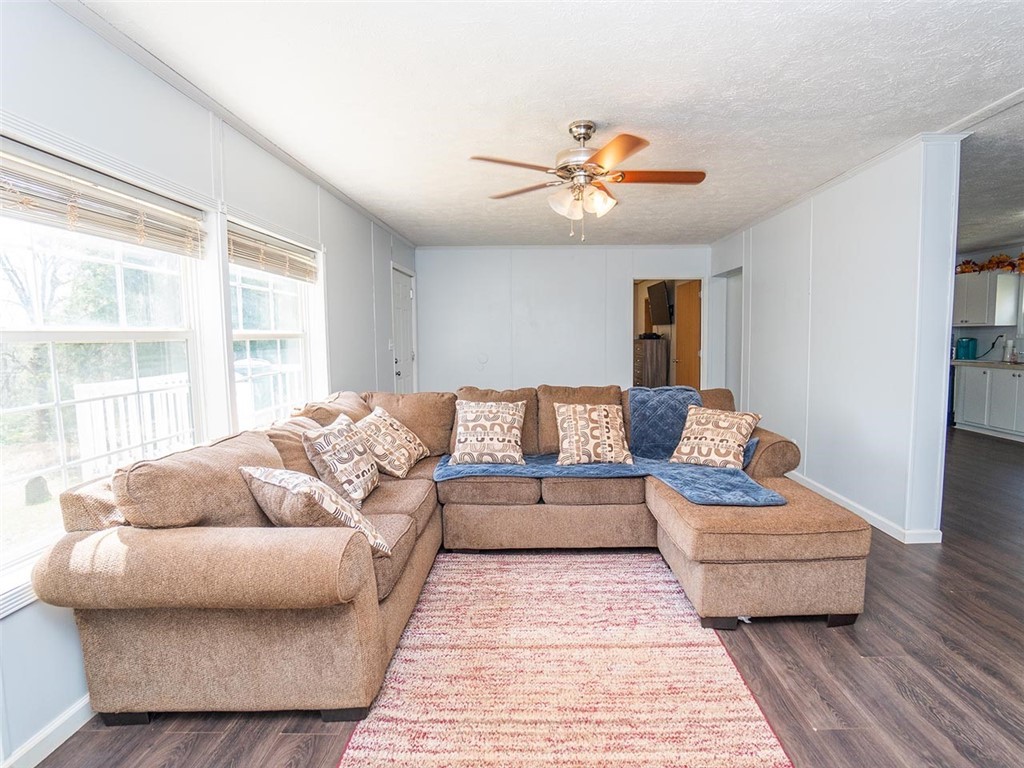 153 Point Lookout Road Townville, SC 29689 - Photo 10 of 30 Gallery Image 10