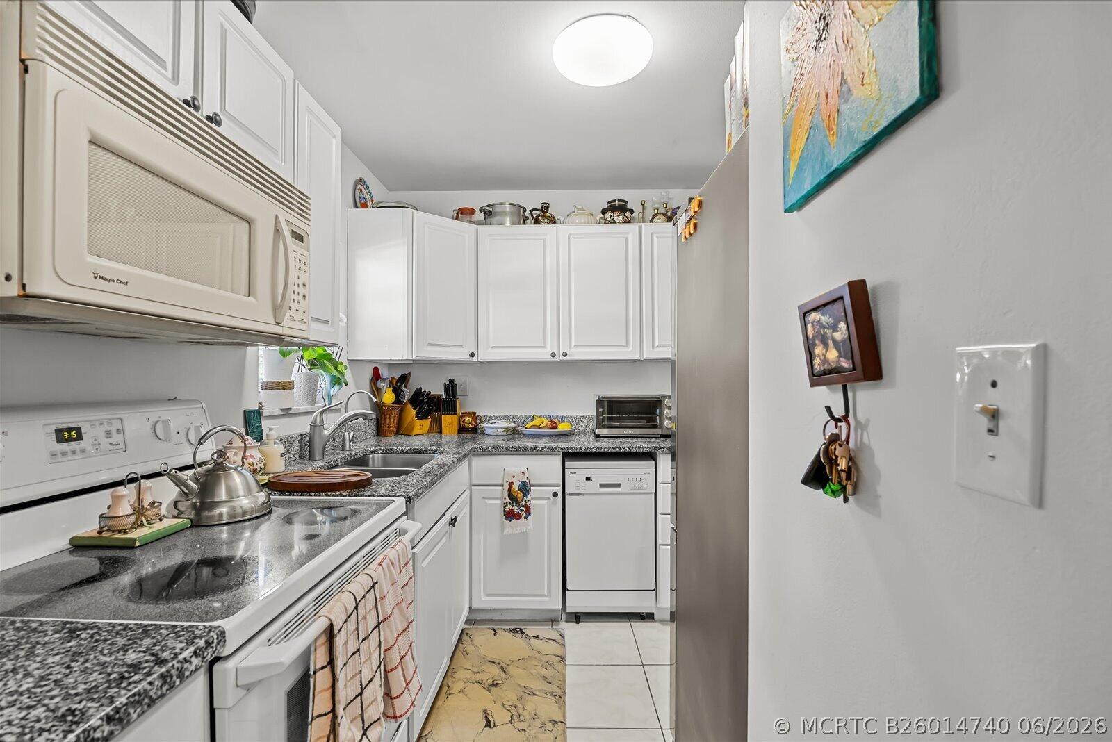 1943 Southwest Palm City Road, Unit 22D Stuart, FL 34994 - Photo 9 of 26 09-palm in-6