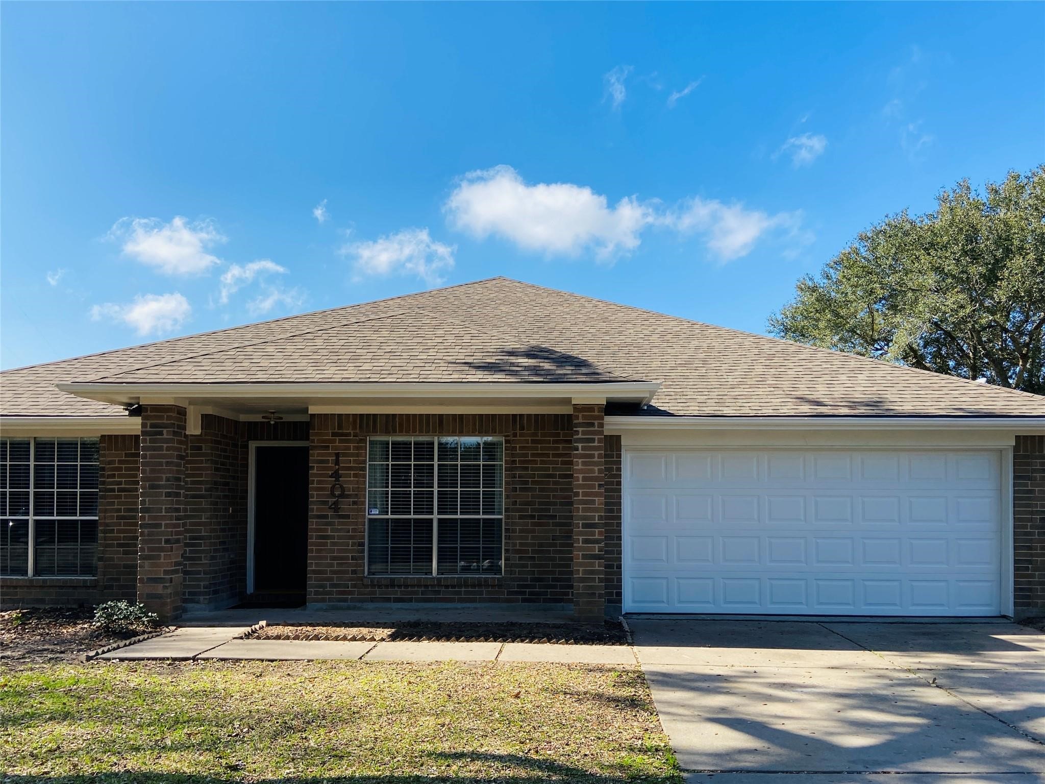 1404 Helmsley Drive Rosenberg, TX 77471 - Photo 2 of 25