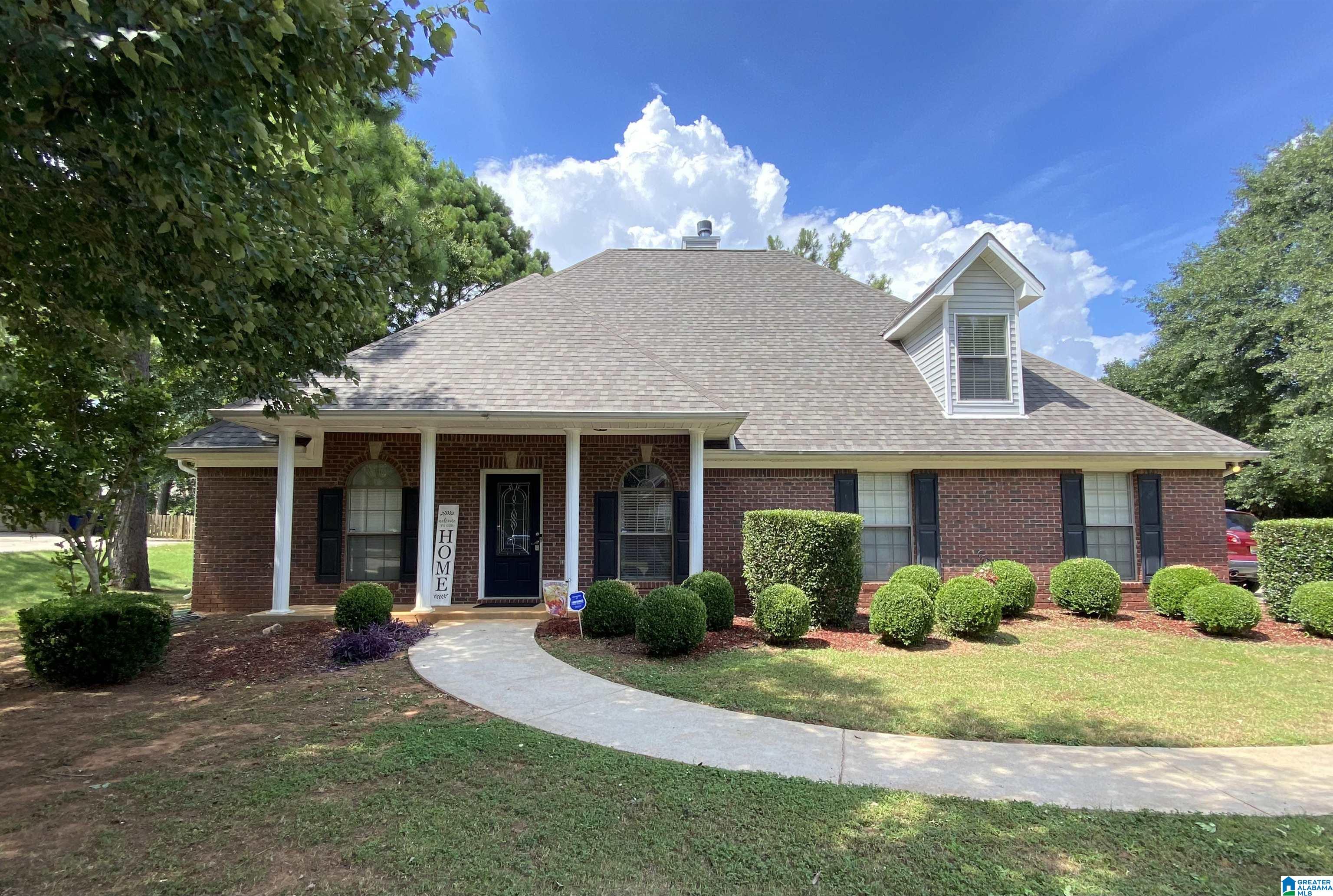 131 Chinaberry Lane Alabaster, AL 35114 - Photo 2 of 28