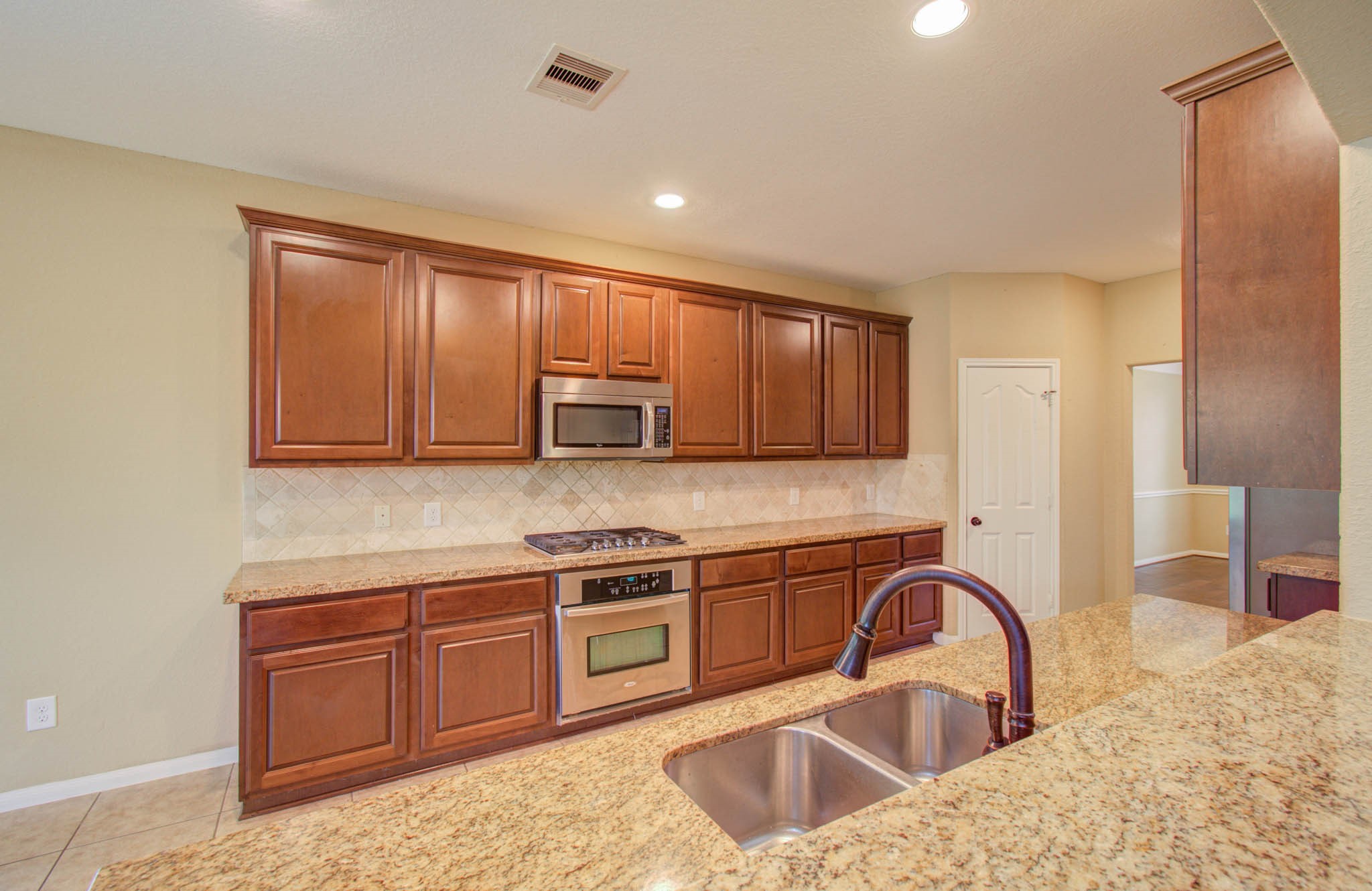 21331 Parham Circle Spring, TX 77388 - Photo 18 of 48 The chef in your family will love all the counter space available.