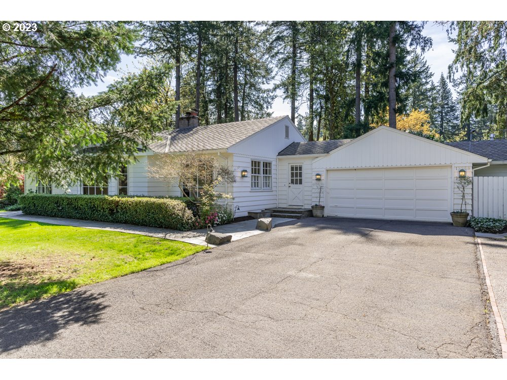17258 Kelok Road Lake Oswego, OR 97034 - Photo 3 of 47 Gallery Image 3