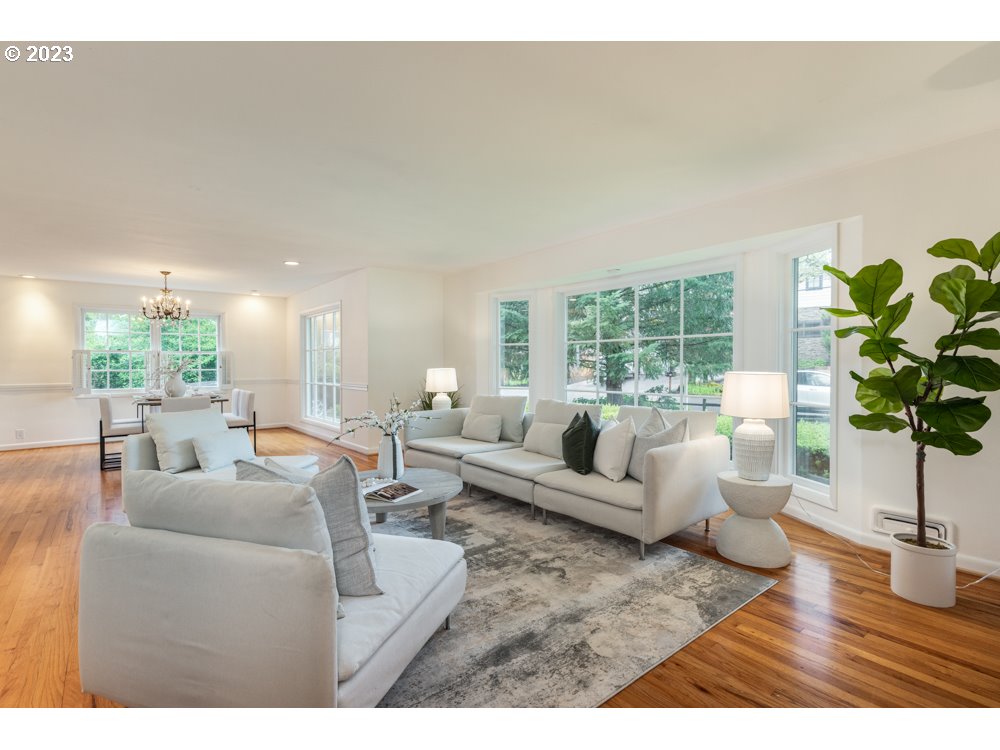 17258 Kelok Road Lake Oswego, OR 97034 - Photo 8 of 47 Living Room